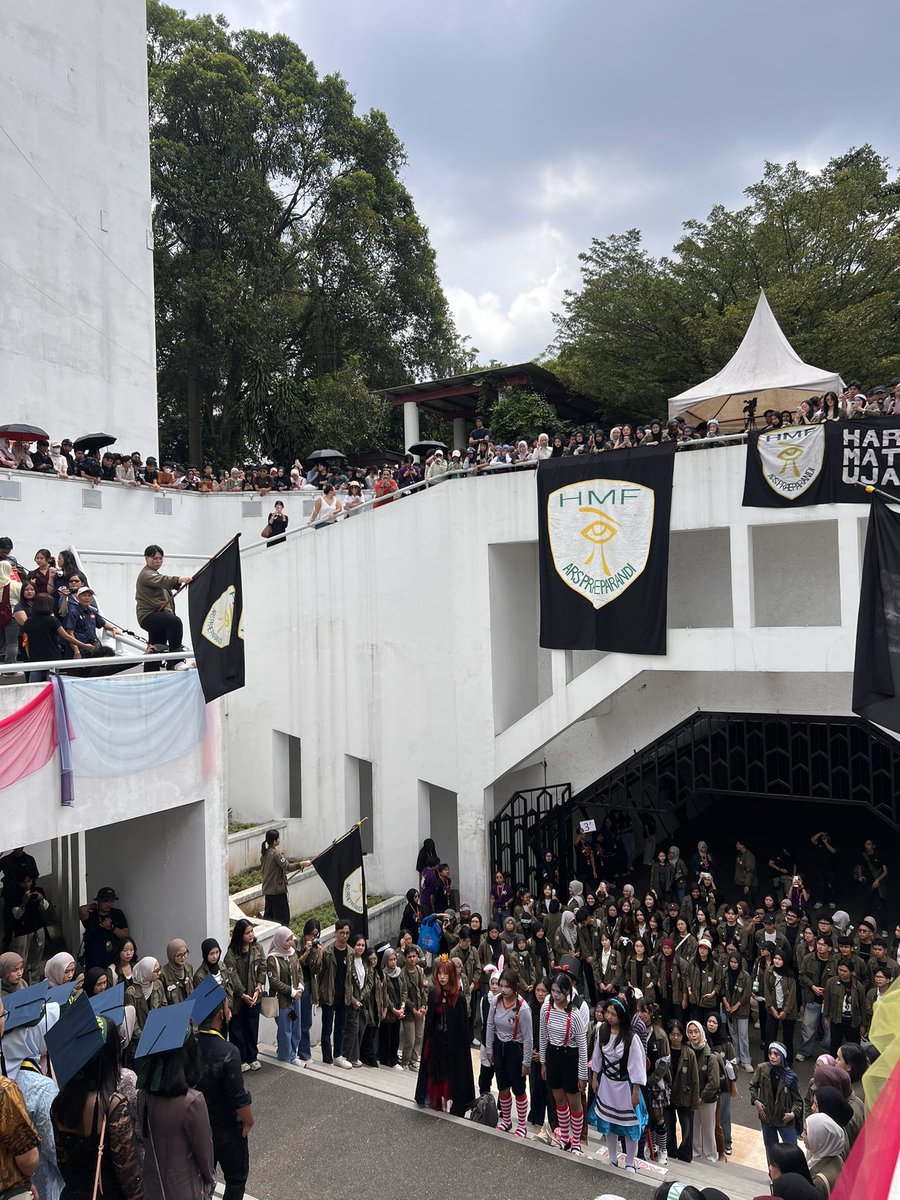 Parade Wisuda April ITB 2026 tweet media