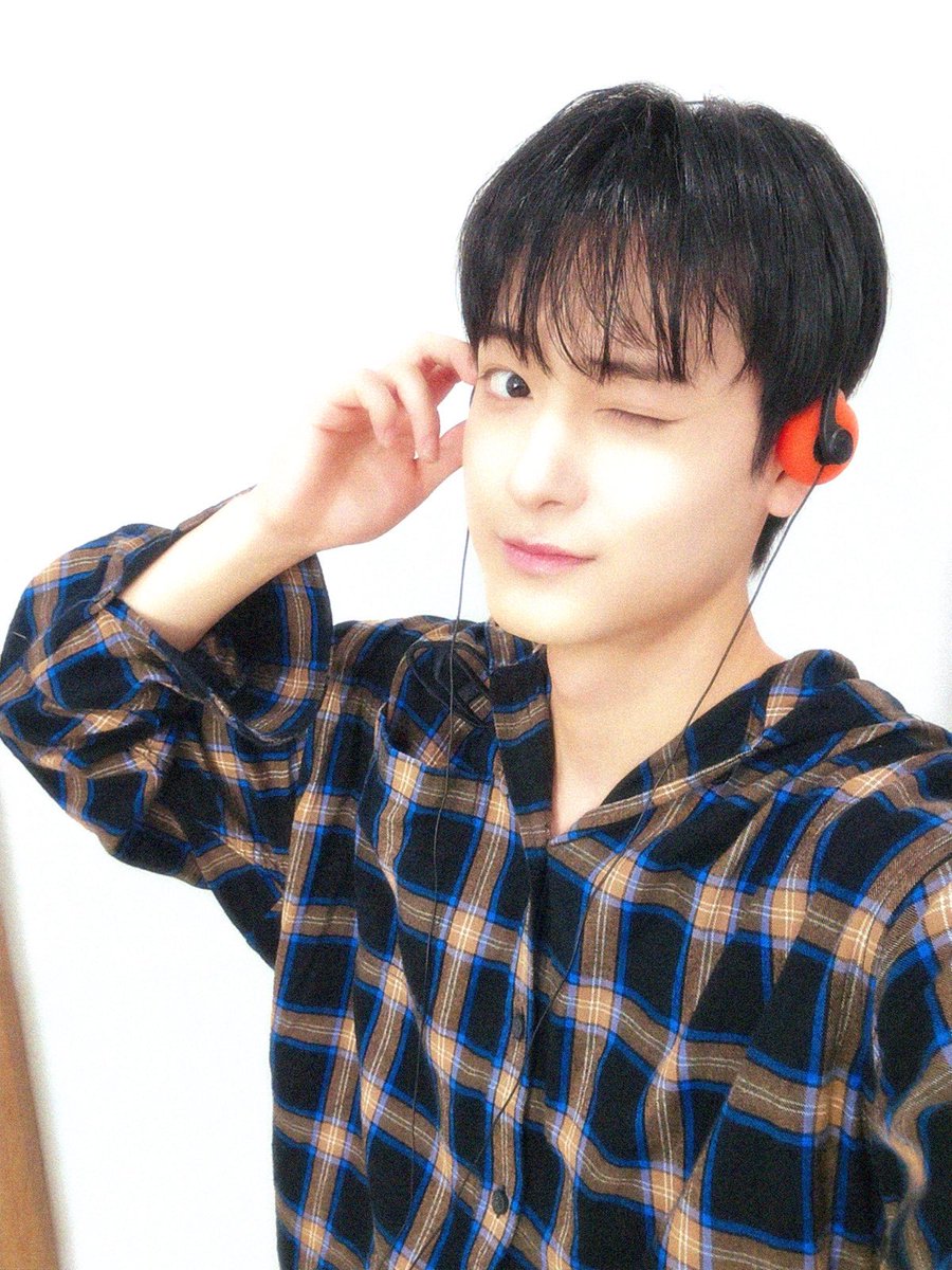 GHOST9OFFICIAL's tweet image. [📸] [#Our_Story_Unfolding] Season 3

만날 준비 완료! 좀 따 보자 ٩(˵˃̶ω˂̶˵)◞💕

#GHOST9 #고스트나인 #ゴーストナイン
#LEEWOOJIN #이우진
#LEEJINWOO #이진우