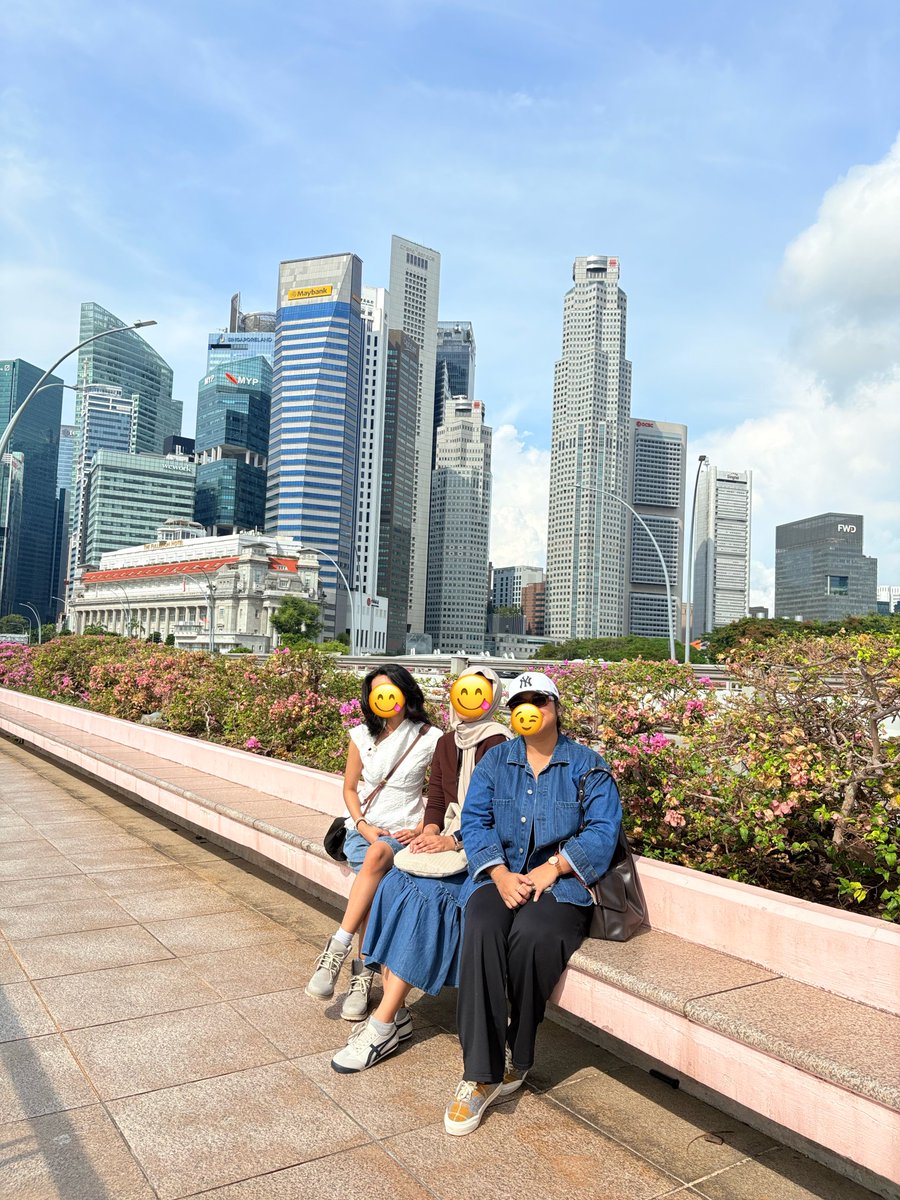 inez tweet media