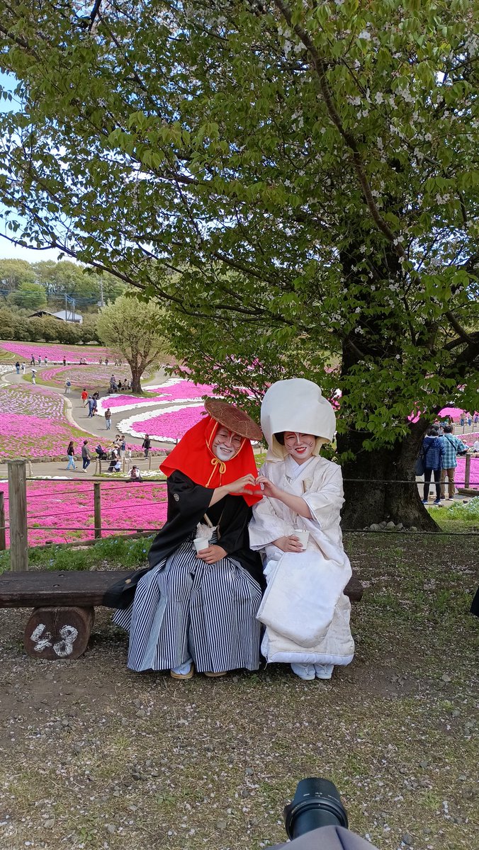 minowakitune's tweet photo. 午前の出前行列@みさと芝桜公園は終わりました。午後は14時からです。
#みのわのきつね #きつねメイク #花嫁行列 #箕郷 #きつね姫 https://t.co/BRTmwcfohY