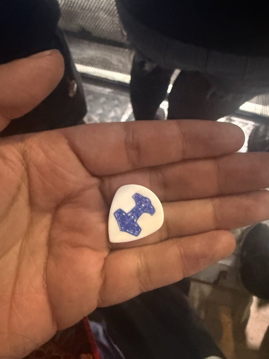 BIG BOSSY tweet media