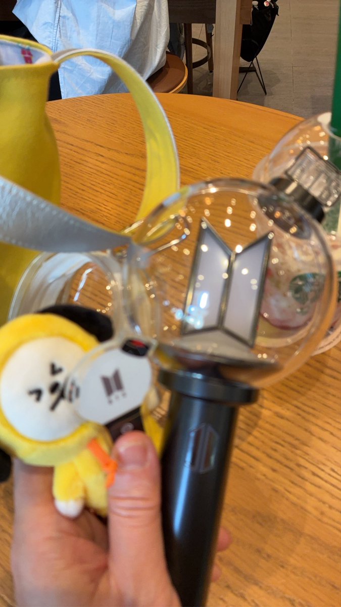 chiiusa3's tweet photo. #BTS_WORLDTOUR_ARIRANG映画館で体感
映画館では思ったほど盛り上がらなかった💦
周りの方との温度差が大きくてちょっと気も散るのが残念だった😭
アミボムは要らないかもな〜 https://t.co/X8LwKU8hax