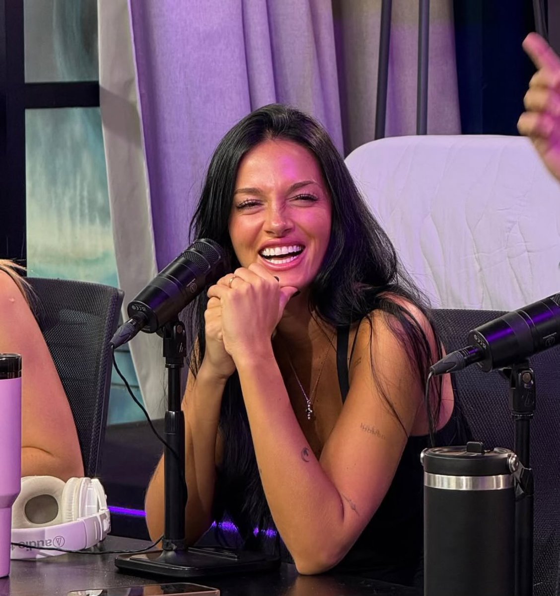 Felices 30 a la mujer más buena q conozco. Leal, sensible, amorosa y dedicada.

Te propones algo y lo hacés, sin importar lo q digan vas hacia adelante. Los q te conocen te aman. Creciste, progresaste y te reconstruiste.

A Gia le tocó la mami más increíble. Te amo infinito ❤️.