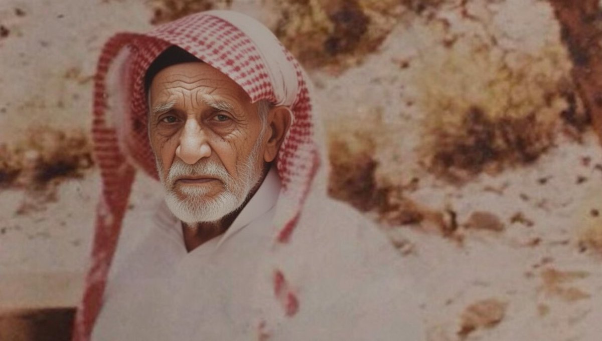 Gaoxob's tweet photo. @spikealkher واضح من الصورة ان عمره وقته تقريباً في اول الخمسين نزود عليها ( 36 سنة ) مرت من عام 1990 يعني ان كان حي عمره الآن 86  تقريباً والله أعلم . وشكله أكيد تغير تماماً ويكون قريب من هذه الصورة المرفقة  ... نسأل الله ان يعثر عليه اهله او حتى على خبر يطمئن ذويه عنه . https://t.co/Rq0aqY32NU