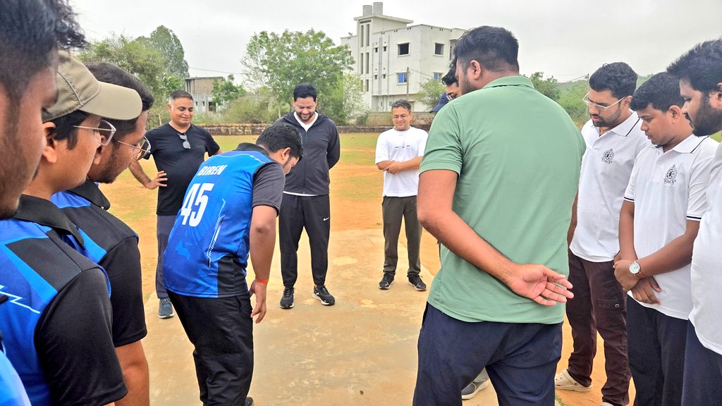 Pitch perfect! Fantastic energy on the ground today as the OAS and ORS Officers Trainees faced off in a friendly cricket match. Special thanks to our Director for joining us and boosting the teams' morale.
