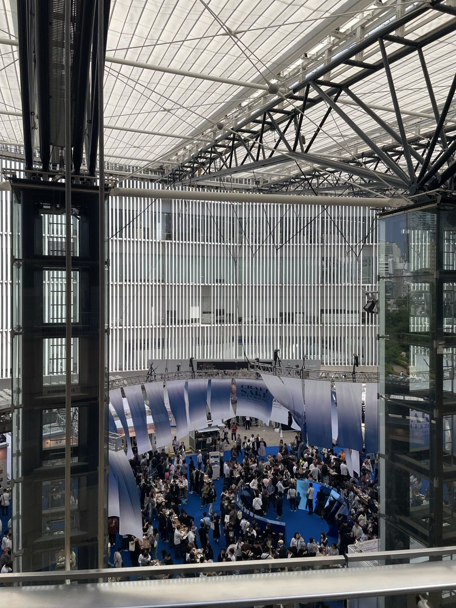 ara_masamune's tweet image. 到着🍶
而今は引換券配ってるので、取り敢えず並びます🐧
並んだのにブース手前で売り切れるということが無さそうで良き！

現在20〜30分待ちぐらいですかね✨

#csw