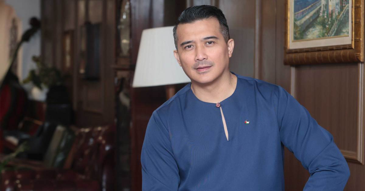 hmetromy's tweet image. #kualalumpur #rap Meskipun sudah meningkat usia, Aaron menjelaskan dia kini tidak lagi mahu membawa watak klise romantis yang sering ditayangkan di televisyen sebelum ini

hmetro.com.my/rap/rapextra/2…