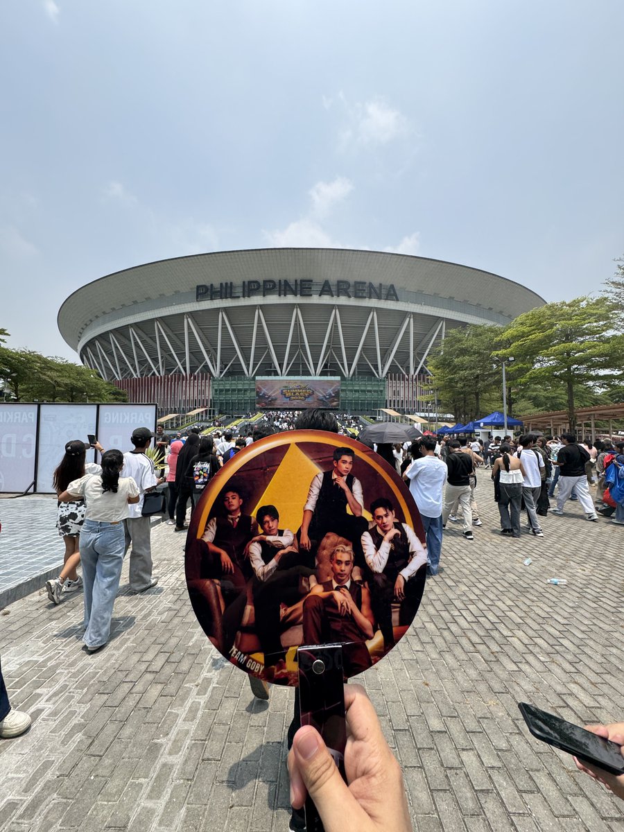 After almost 3 hours sa iinit at bilad ng araw na may muntikan na mahimatay, nakapasok na team live ACEs niyo finallyyy😭😭

Para sainyo ‘to boys! See you <a href="/bgyo_ph/">BGYO_PH</a>!

#BGYO #SummerBlast2026