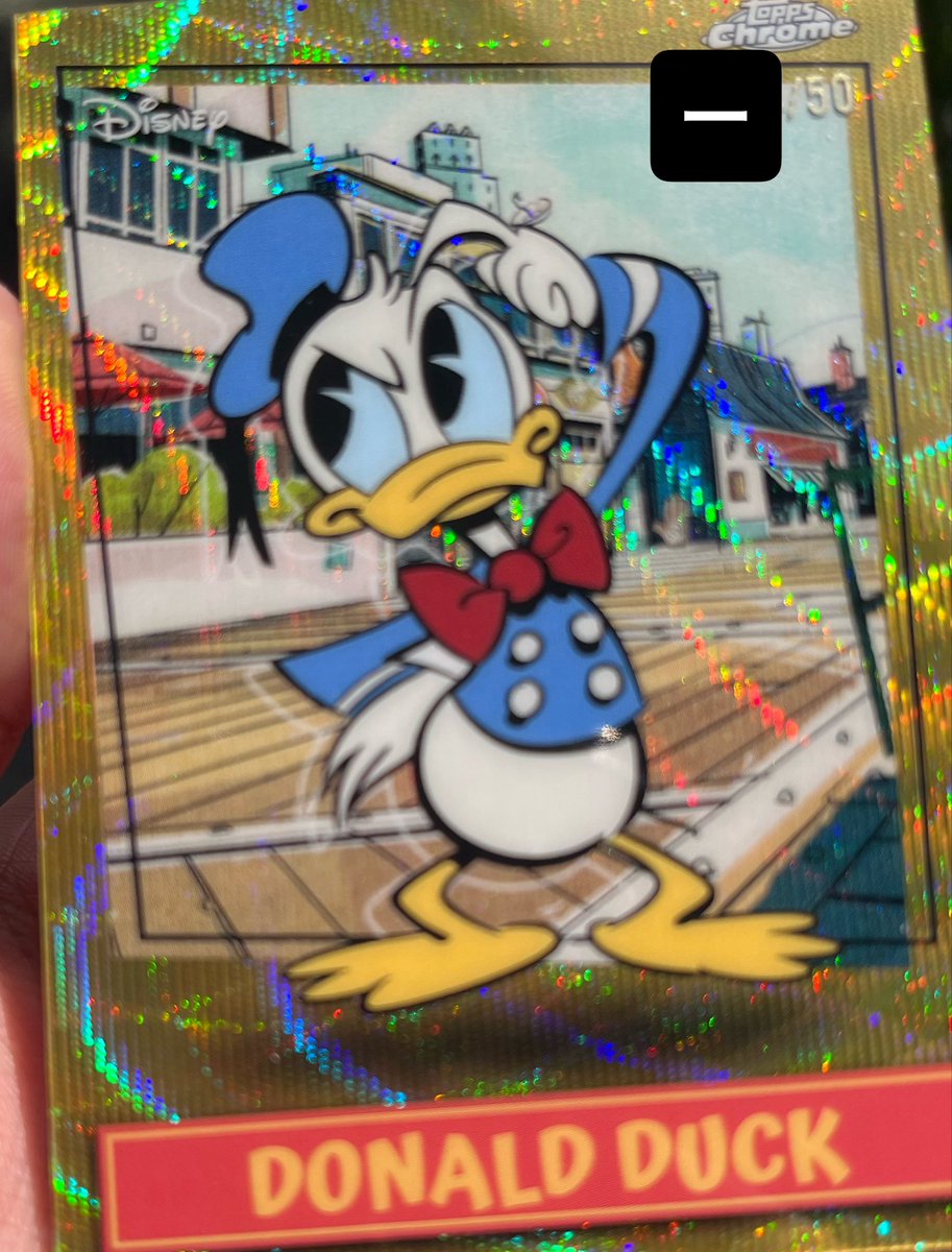 yoppiki0718's tweet image. 今日仕事前に開けたら神引きした。
たまにはこういうのもいいね。
めっちゃ可愛い。

#Disney #topps #Neon