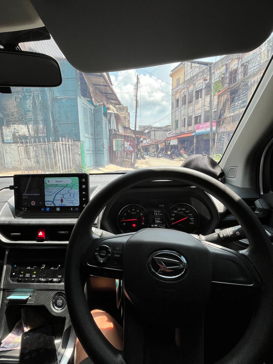 Dua sejoli tweet media