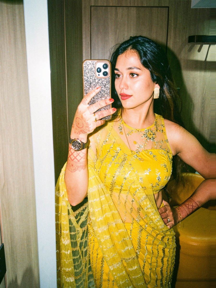 Weekendvibes_'s tweet image. Pooja Balakrishnan ✨💛🤳

#Pooja #PoojaBalakrishnan