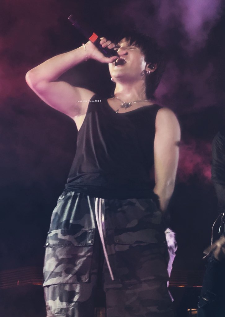 grabe ka na talaga “Darling of the crowd” 

SB19 TrilogyConcert Finale
<a href="/SB19Official/">SB19 Official</a> #SB19 
#WakasAtSimula #SB19WaS
#WaSTheFinale