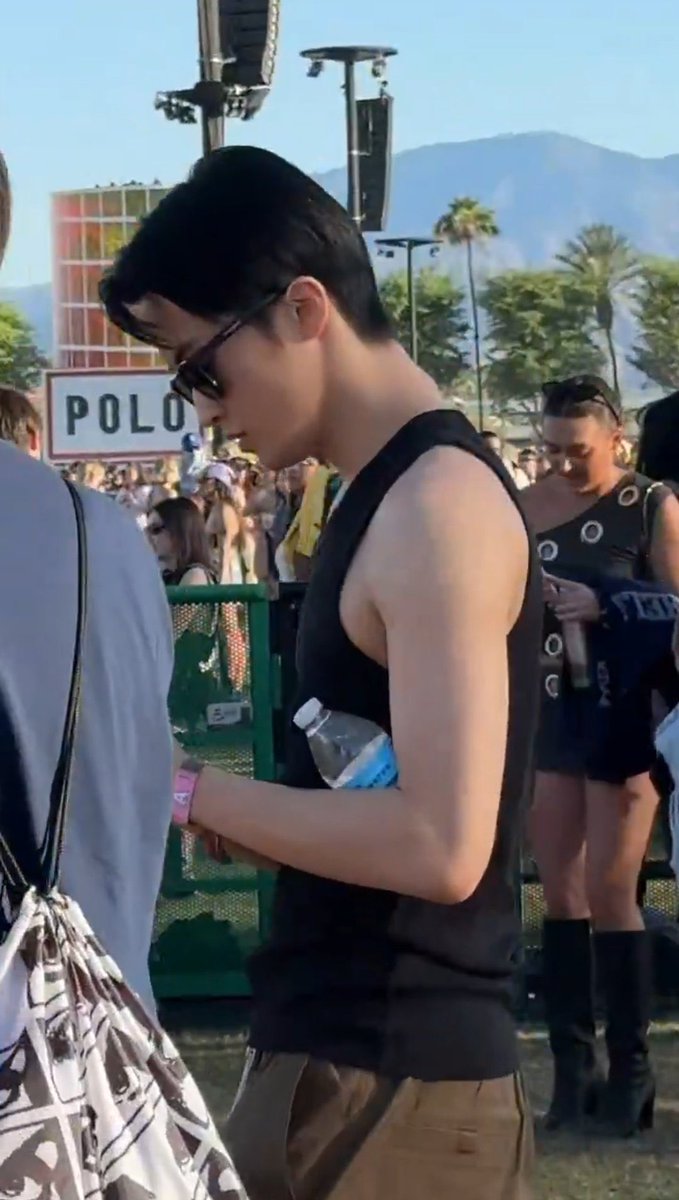 MARKKK ???? AURA BULENYA TU BEHHHHHH ?? btw mau collab sama jb sunbaenim ka mark leeeee