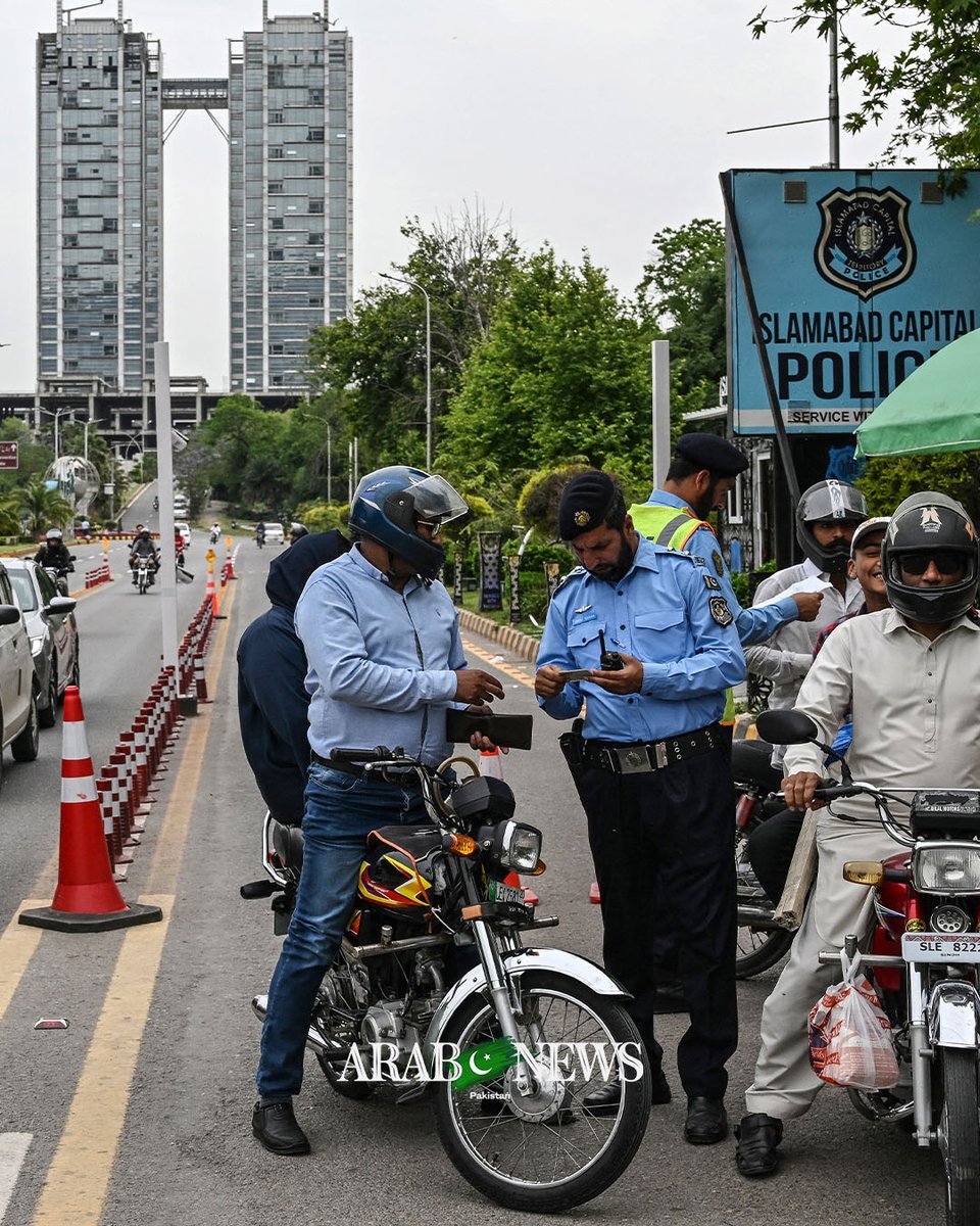 arabnewspk's tweet image. #PHOTOS: Pakistan tightens security, media access as it prepares for new US-Iran talks. arab.news/yjqjy