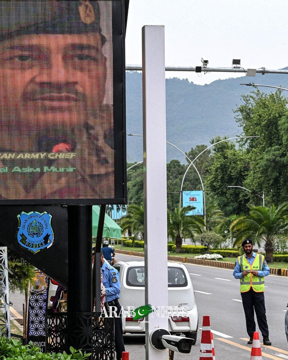 arabnewspk's tweet image. #PHOTOS: Pakistan tightens security, media access as it prepares for new US-Iran talks. arab.news/yjqjy