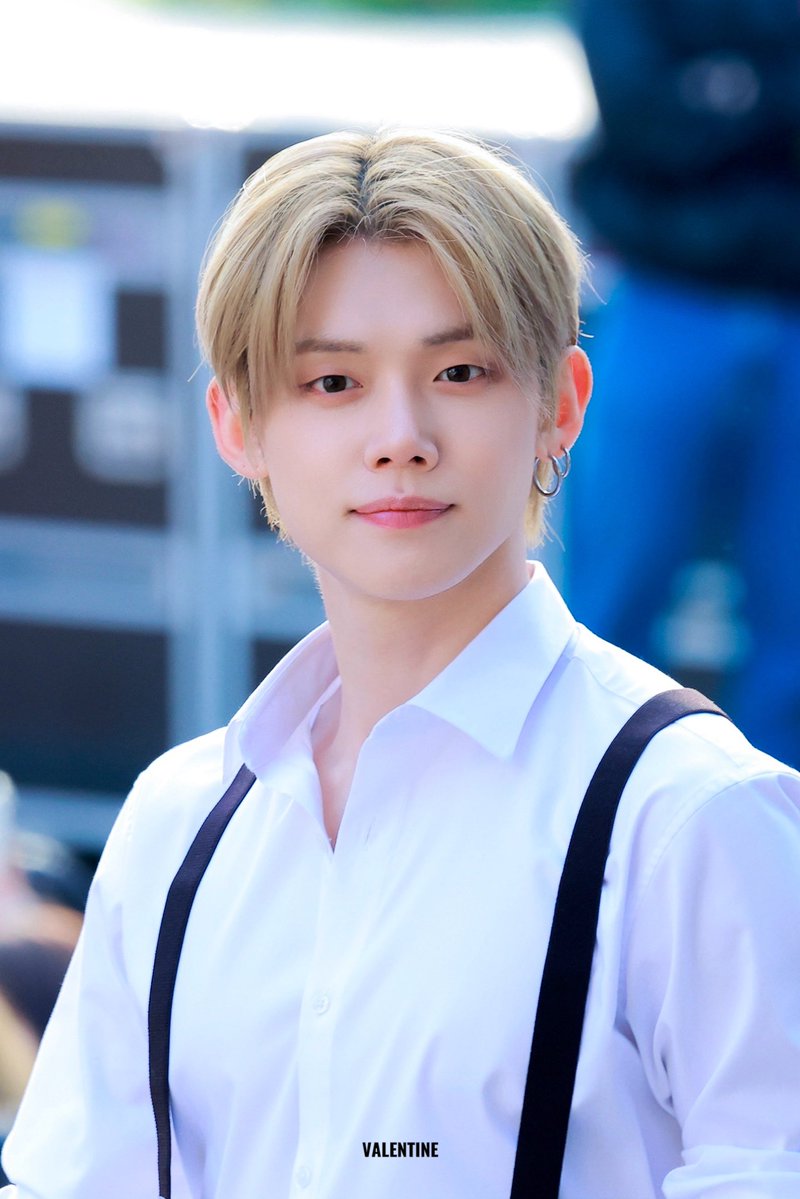 𝘝𝘢𝘭𝘦𝘯𝘵𝘪𝘯𝘦 tweet media