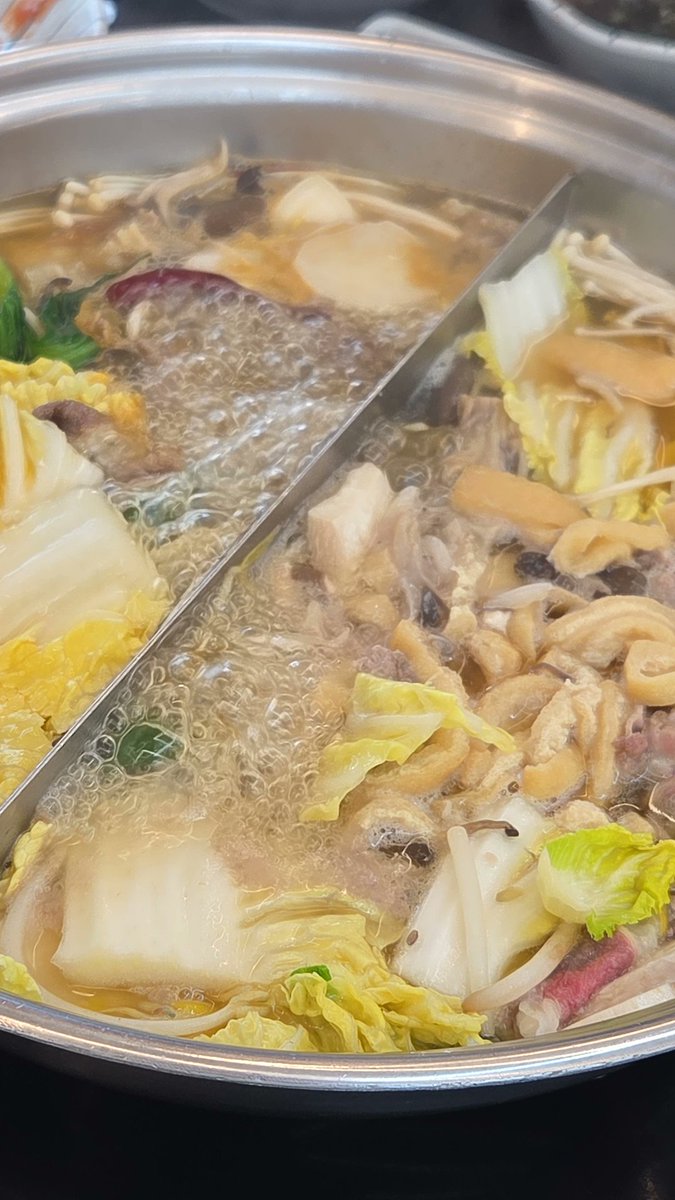 점심으로 편백찜이랑 샤브샤브 머것더요... 🥹🤍 짱 마딧슴...