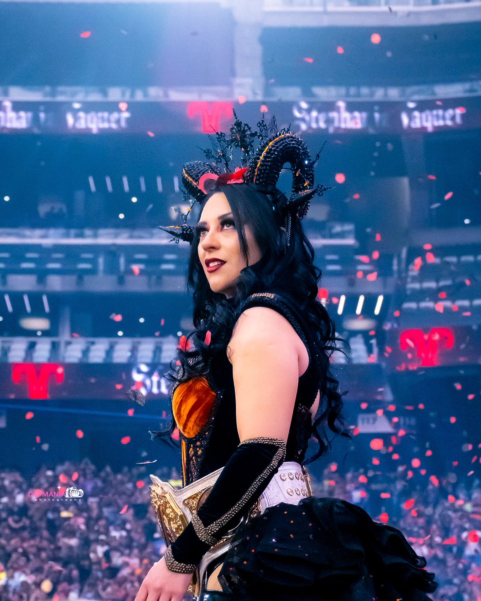 Danielle (@dtfmania) on Twitter photo 