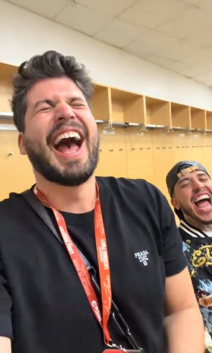 Ese mk le encanta ajjajaaajjaaj