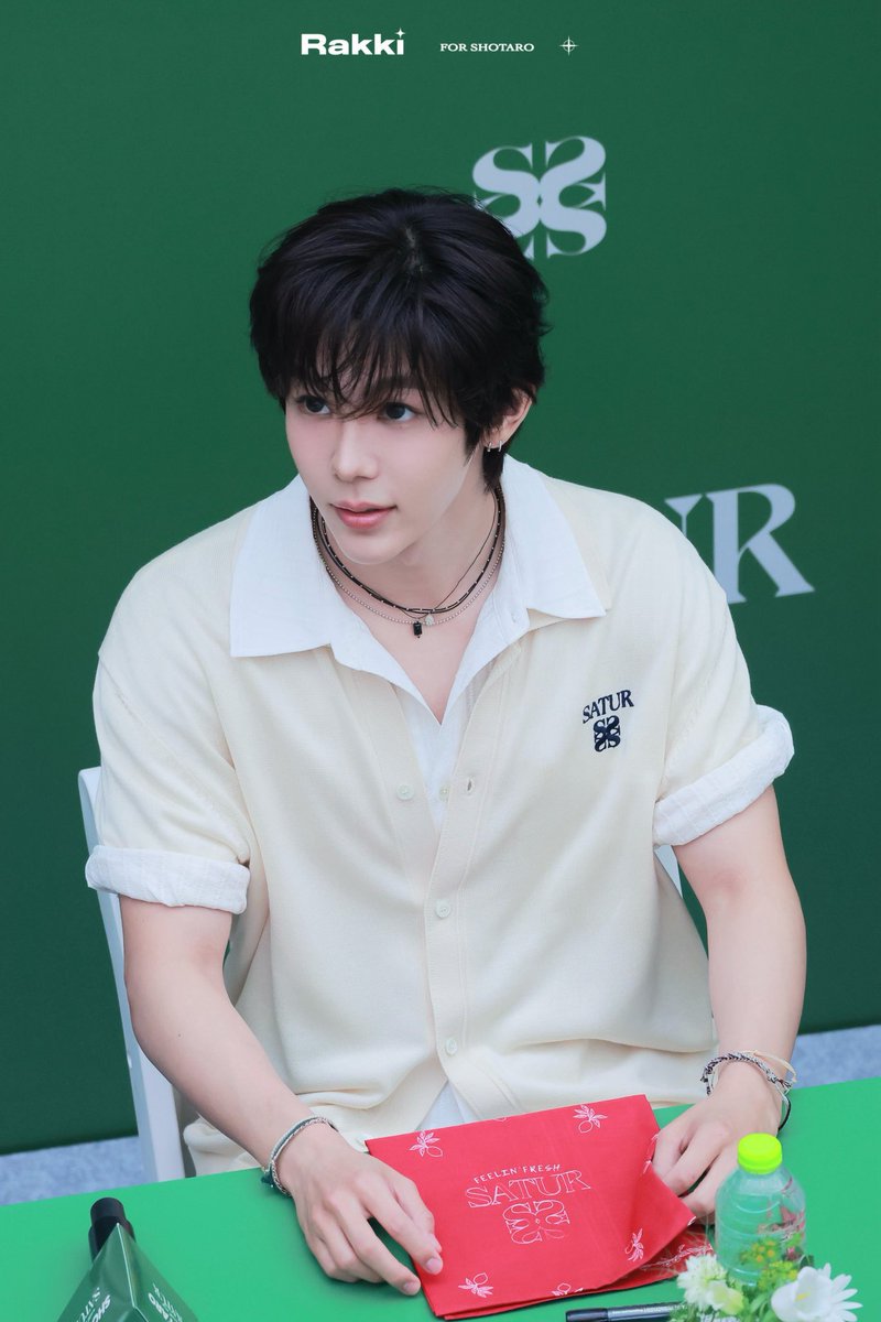 โชทาโร่จากมุมสูงคือน่ารักมากนะ ชั้นเข้าใจน้องที่สูง 186 คนนั้นทุกอย่างละ
