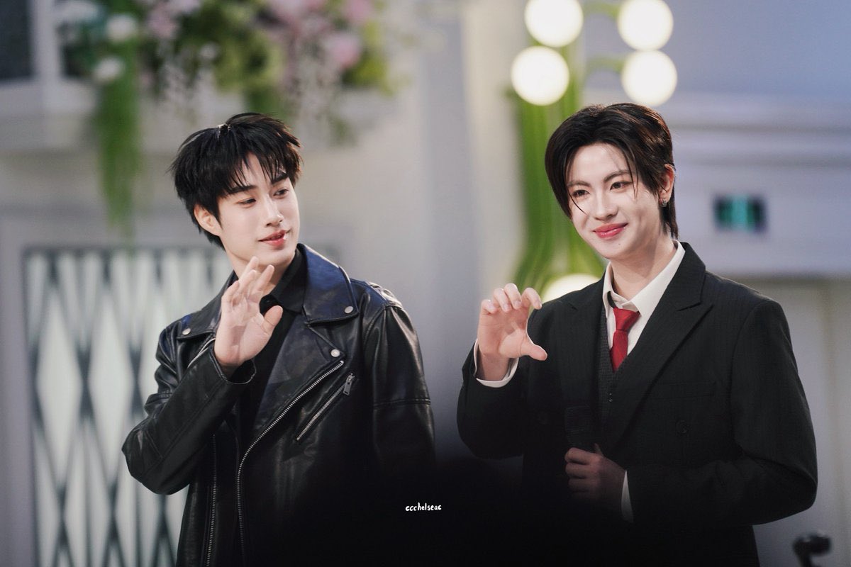 𝙢𝙤𝙤𝙣 ۶ৎ tweet media