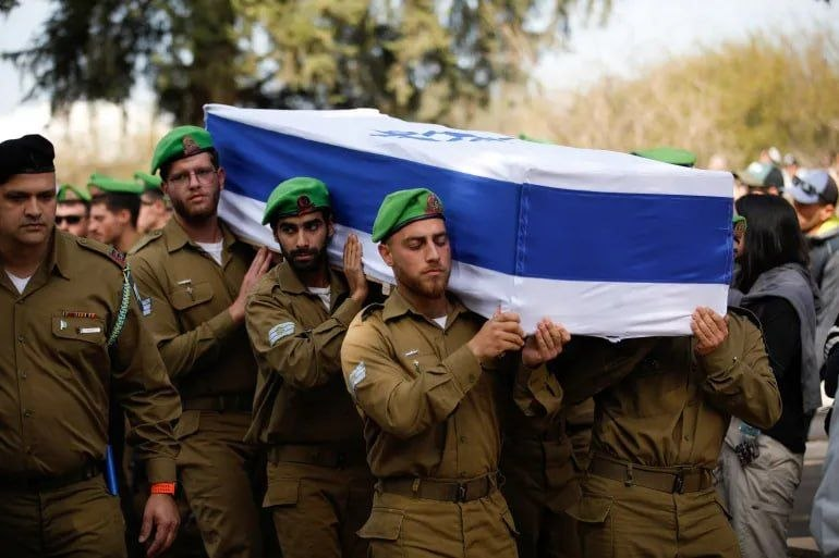 Tasnimnews_EN's tweet image. Israeli Army Admits Soldier Killed, 9 Injured in South Lebanon Clashes

The Israeli military confirmed on Sunday that one of its soldiers was killed and nine others were wounded during clashes in southern Lebanon.