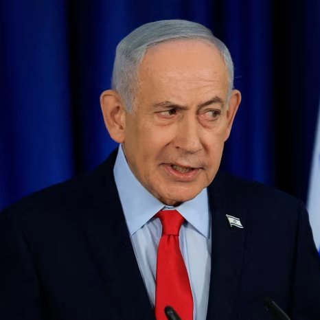 MarioNawfal's tweet image. 🚨🇺🇸🇮🇷🇮🇱 The Wall Street Journal just dropped a bombshell report on the inside story of the Iran war...

The key revelations:

Trump used to call the Middle East "blood and sand" and wanted nothing to do with it. 

Then Netanyahu gave him a "persuasive February briefing" in the