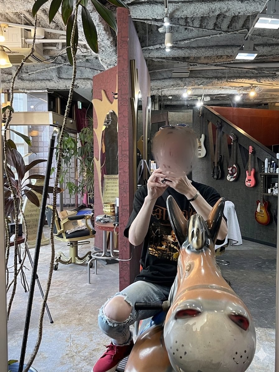 kazudious's tweet photo. メリーゴーランド乗りにモミモミミモミーに行ったらイケてるご夫婦に出会い、お土産までいただいてしまいましたー🙇
みんなで麺活もできて充実の1日でした😎👍
#CAROSSA #力丸 https://t.co/kEpdg4Wrk0