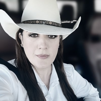 Bren96218552's tweet photo. #NuevaFotoDePerfil https://t.co/9EzTdFPH2W