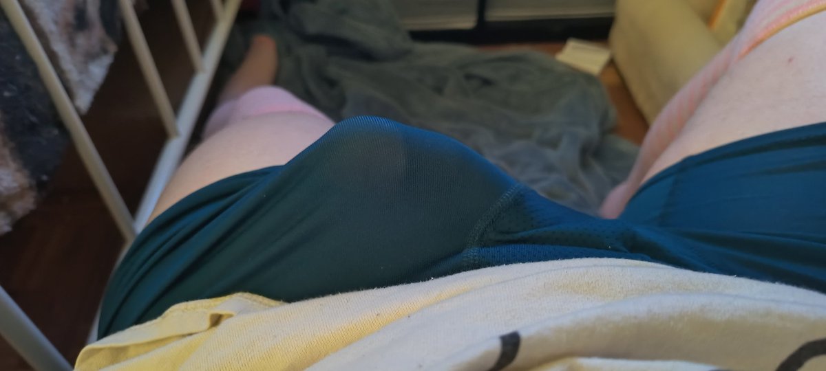 StarfoxShadow's tweet photo. Mhhh bulge :3c https://t.co/sOJOVs7WKK