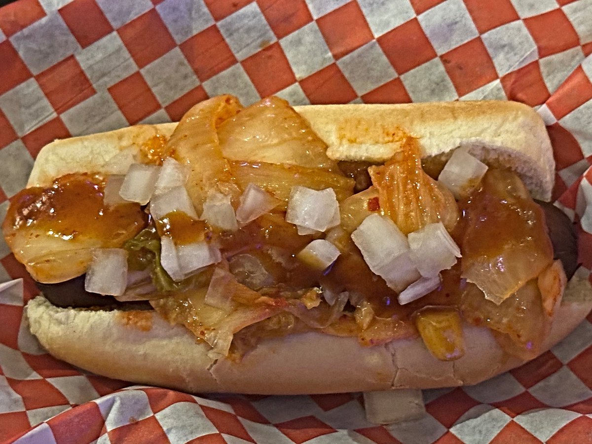 Robotvirgin's tweet image. At a Ska Show, having Vegan Kimchi Hot Dogs (with Vegan Sausage) &amp;amp; seeing Hand Stuff, Systemic Collapse &amp;amp; Four Claws Deep, at Zach’s Shack, a Fast Food Bar in Portland, OR!

.
.
.
.

#ska #skamusic #skaband #skapunk #punkska #veganhotdog #vegansausage #veganmeat #veganfood #vegan