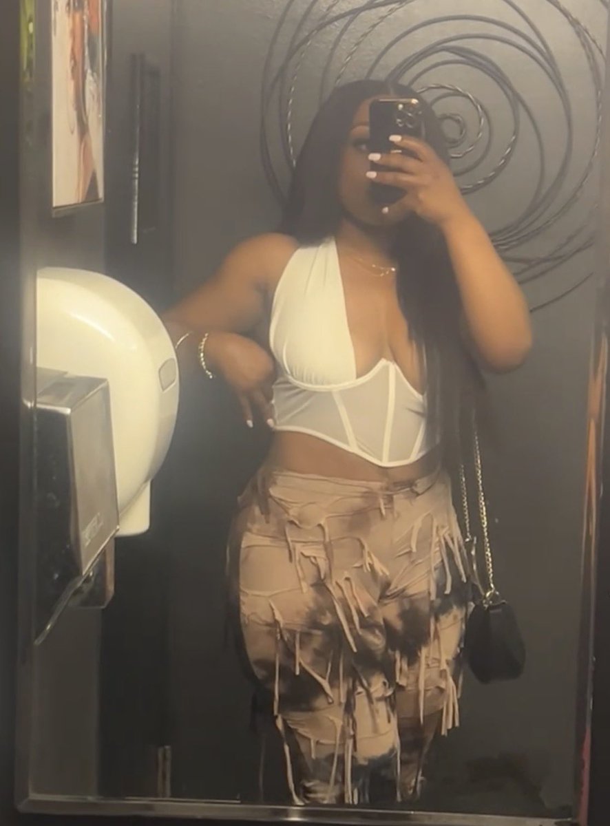 HeavyMuva's tweet image. Another Late Night Post 💋 #physique #FACE 💄