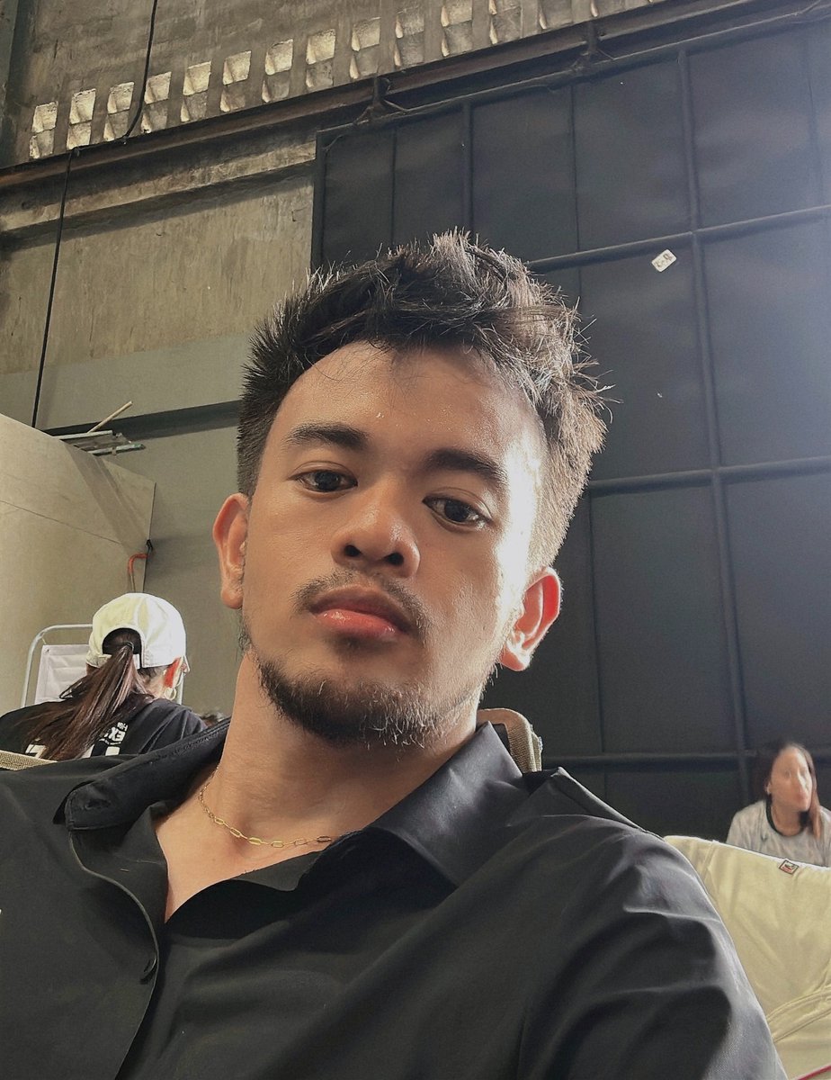 A r s ✨ tweet media