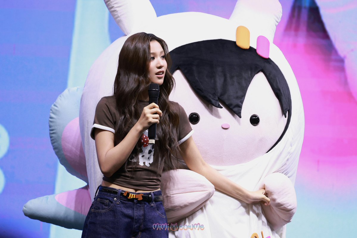 мιмιмєσωмє ≽^-⩊-^≼ tweet media