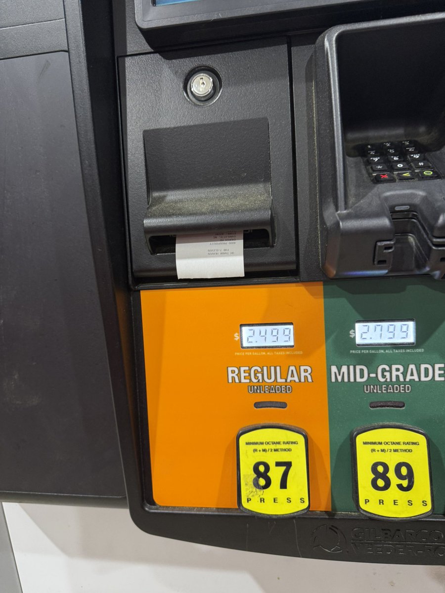 Monique❤️ tweet media