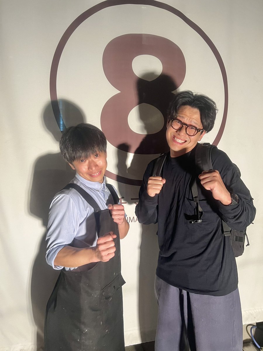 ハチマル蒲鉾なんば千日前店。
後輩の友達亜生。大阪来たらほぼ来てくれる。
満席の時も「ごめん今入れない」というと、「いやちゃいますよ、みんな頑張ってやってるか見に来てるだけです」という。
うそやん！！エリアマネージャー？
ずっと変わらず可愛いみんなの弟さ🐿️
ありがといっつもいつも！