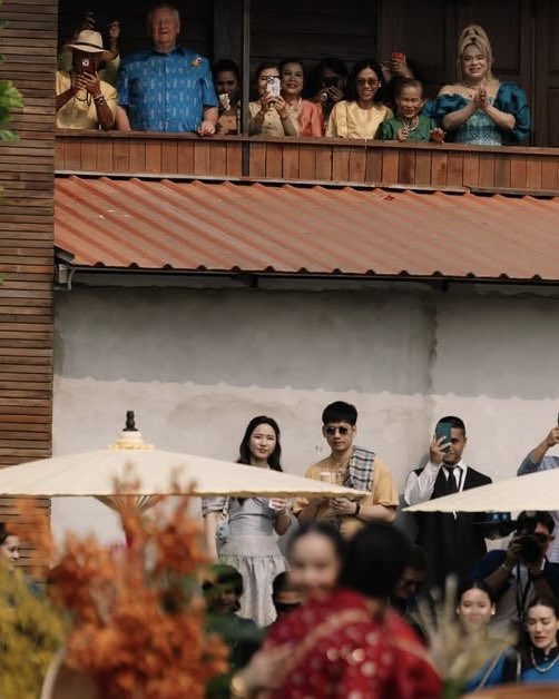 เห็นรอยยิ้มของแด๊ดดี้และแม่ๆ&amp;คุณยายแล้วก็ปลื้มใจเนอะ อะไรจะดีไปกว่าการที่เห็นลูกสาวที่เราเลี้ยงดูมาอย่างดีได้สร้างครอบครัวกับผู้ชายที่ถูกเลี้ยงมาอย่างดีเช่นกัน 🥹
#NYเขยนอร์เวย์สะใภ้ขอนแก่น