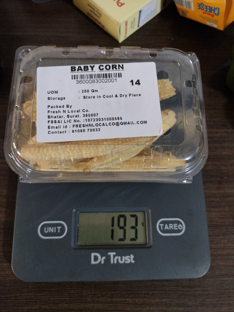 rahul7183's tweet photo. Ordered capsicum (3 pcs ₹62) from Blinkit—got very small ones. Baby corn (200g) came out 193g with packaging. Misleading quantity &amp; quality. @letsblinkit https://t.co/HokCz9XF4n