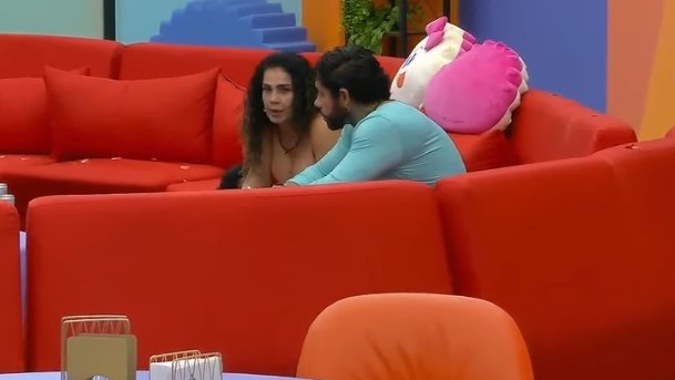 "Niurka marcos tiene el fandoms mas grande" aterriza bb niurka solo la utilizan por sus frase pero casi todo el medio no la aguanta por verdulera #lamansiónvip