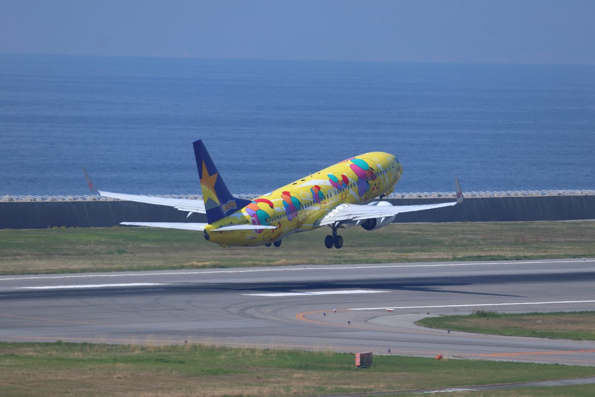 somat_ta's tweet photo. UKB、NGOで撮影したスカイマークの737-800 JA73AB
ピカチュウジェットBC1ですね～
めっちゃピカチュウが描かれています！
#Boeing737
#Boeing737_800
#JA73AB
#SkymarkAirlines
#Skymark
#ピカチュウジェット
#ピカチュウジェットBC1
#神戸空港
#UKB
#ChubuCentrairInternationalAirport
#NGO https://t.co/keeChH8EVL