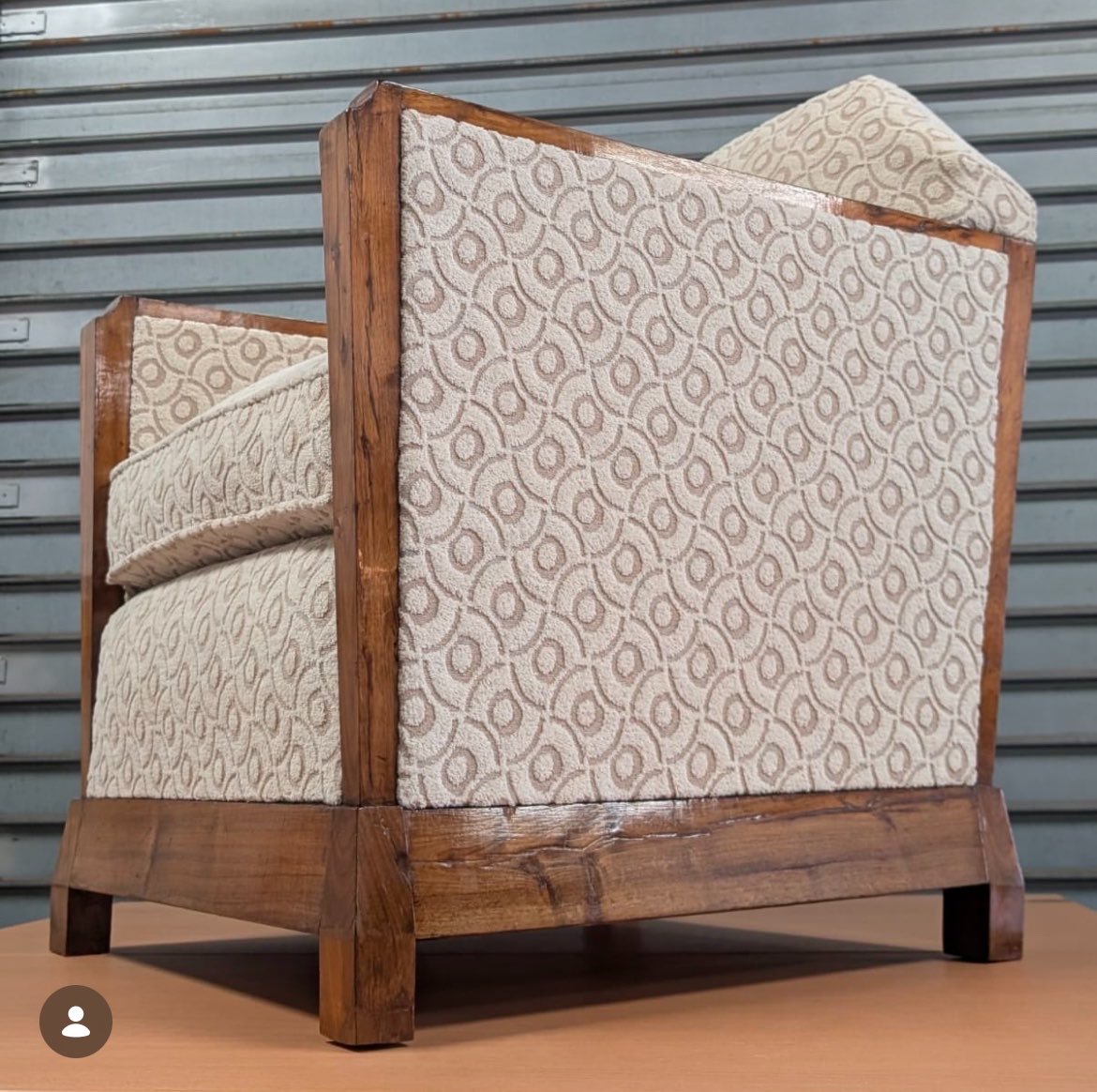 Restauration d’un fauteuil de style art déco au Musée des Arts décoratifs de l’Océan Indien 
📍Saint-Louis 🇷🇪
Source : site du MADOI