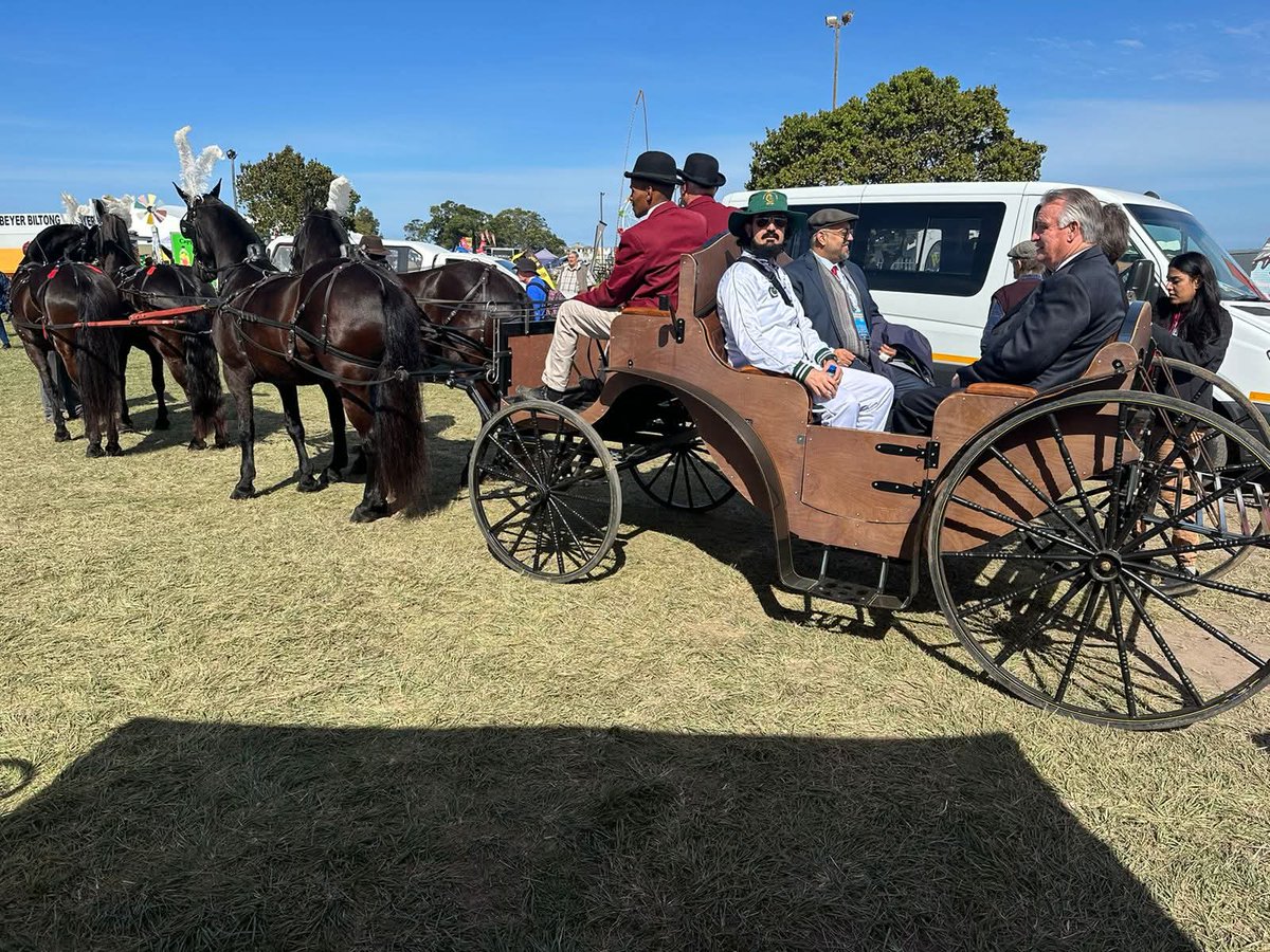 صاحبزادہ سلطان محمد علی نے اپنی صلاحیتوں کا لوہا منوا لیا۔ بین الاقوامی نیزہ بازی فیڈریشن کے انتخابات میں بھاری مارجن سے کامیابی ان پر عالمی اعتماد کا ثبوت ہے۔ 🤝✨

#SultanVicePresidentITPF
#SultanRisesAgain
#GreenFlagRisesAtITPF