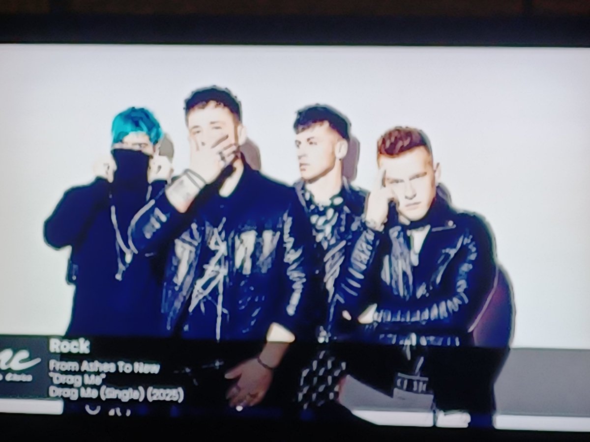 JTRecruiting's tweet photo. @FromAshestoNew 🔥 new track "Drag Me" on @MusicChoice rn 👊 🤘  #Rock https://t.co/jMtxmntZ2j