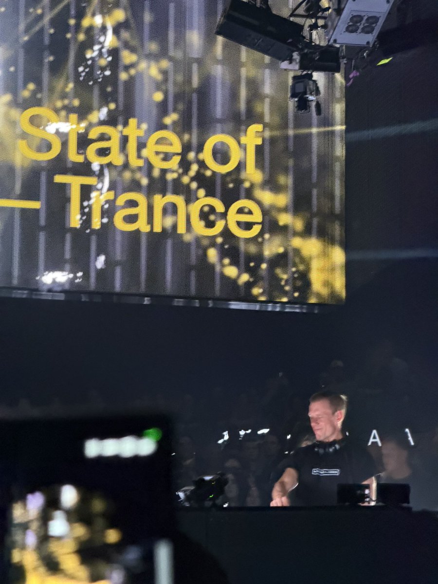 youmelo_edm's tweet image. @arminvanbuuren 
@OliverHeldens 
@MaddixMusic 

#ASOT 🇳🇱 

Ｂ3Ｂ恋しい🥺