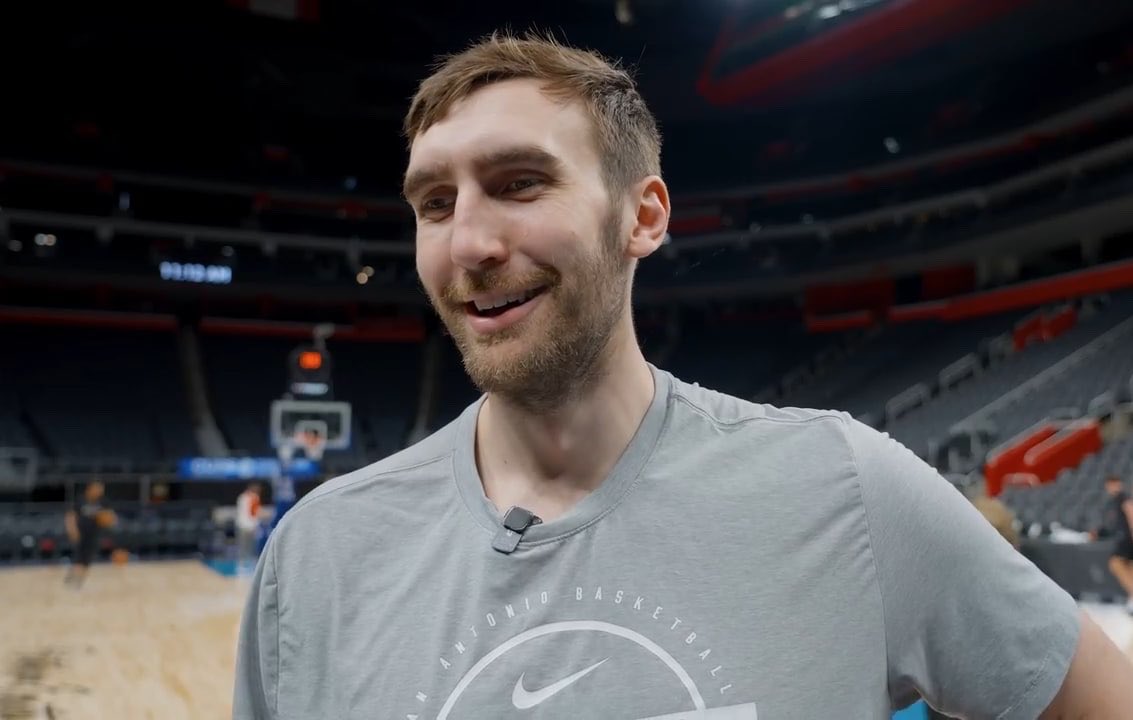 SalvoBets's tweet image. NBA PLAY #1 🏀

Luke Kornet Over 3.5 Rebounds 
(-113 Draftkings I #Spurs)

Luke Kornet should see a solid role off the bench tonight as the primary backup big behind Victor Wembanyama here vs the Blazers

He wrapped the regular season at right around 21.0 MPG across 68 games,