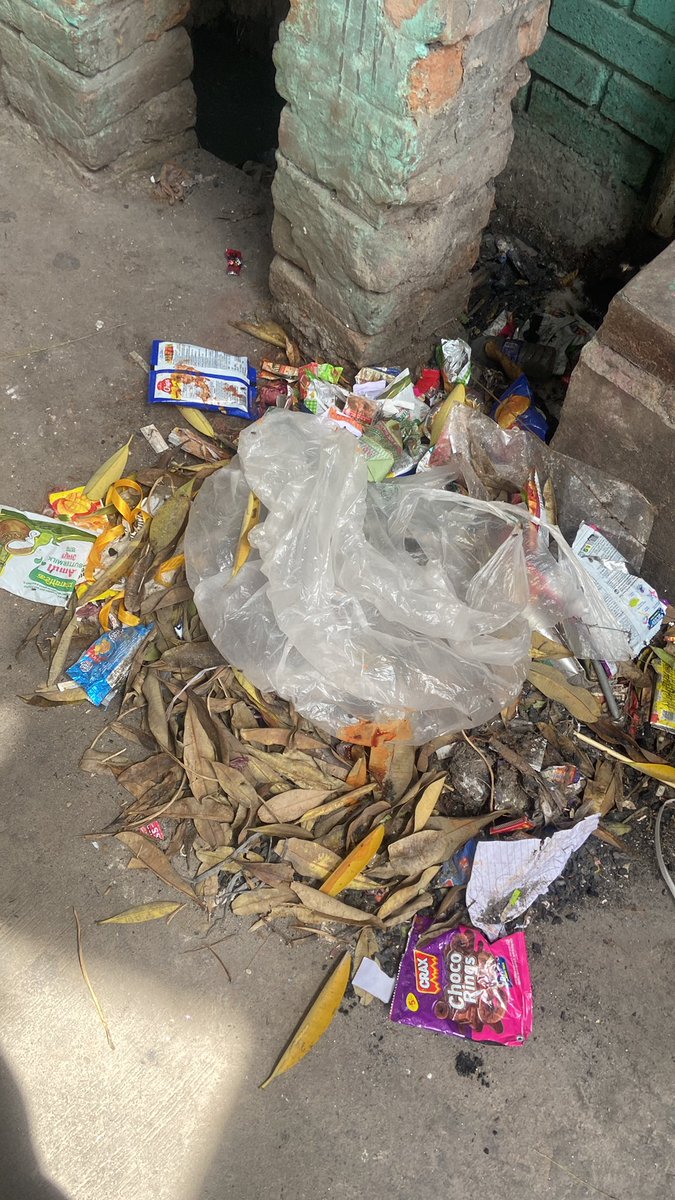 rrohitsharma771's tweet image. @MCD_Delhi @OfficialSBM Nehru Vihar, E-Block, Gali 3A (Tower Wali Gali), Ward 244, NE Delhi-110094 mein kude ka dher laga hai aur naliyan jam hain. Kai din se koi safai nahi hui. Please jald safai karwayein.
#MCD #CleanDelhi #NehruVihar