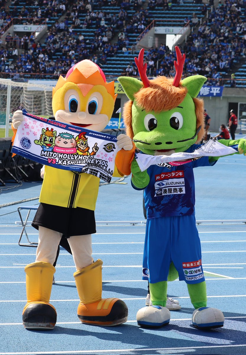 はい。かわちい。
タオルが風でめくれたのもそれでよきもの☺️

#レイくん
#ホーリーくん
#reysol
#ホーリーくん