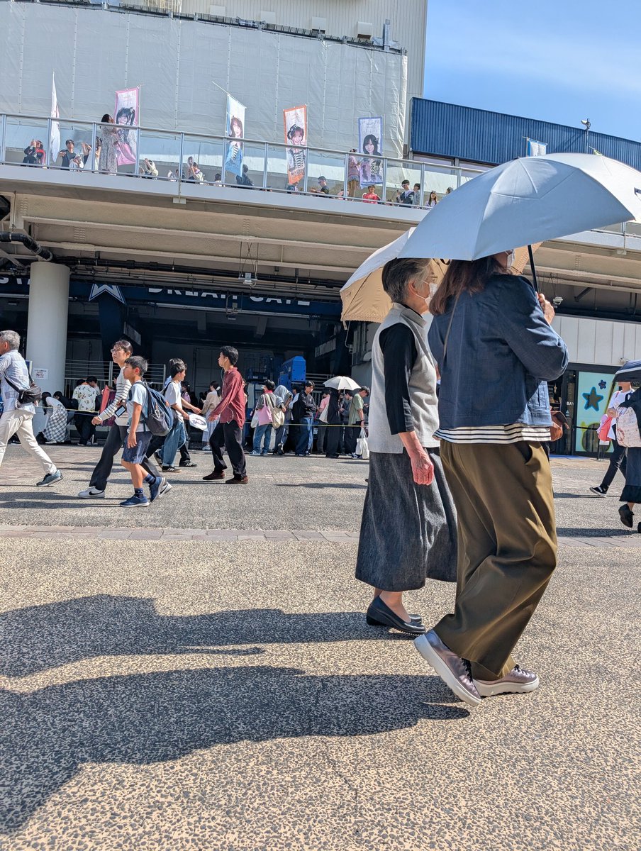 カムかず tweet media