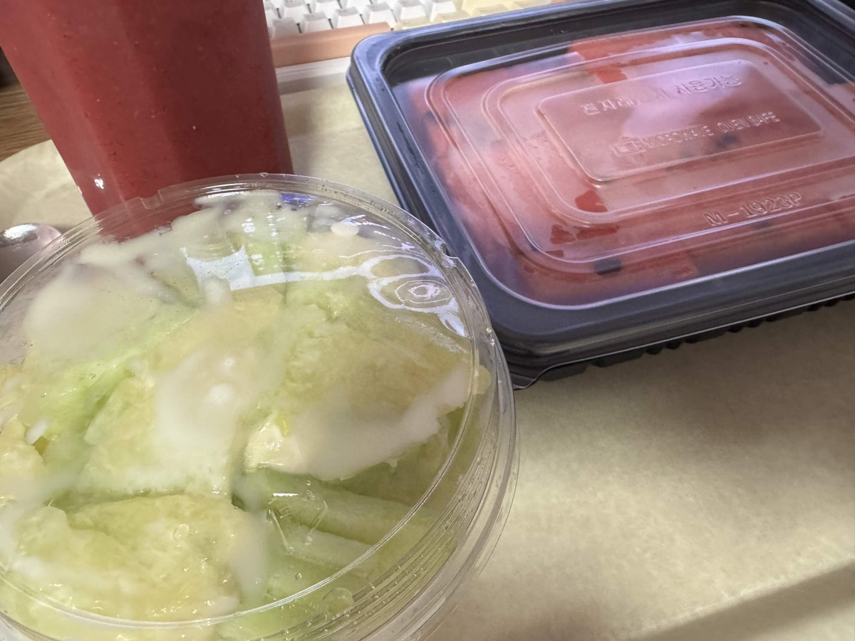 SnowlyFeast tweet media