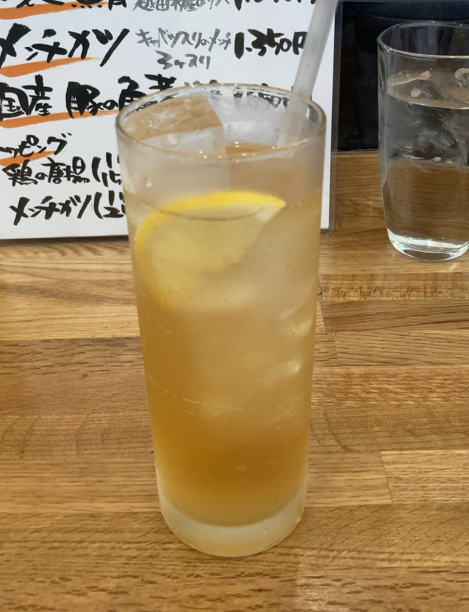 チキン南蛮定食を食べてジンジャーエールを飲んだ